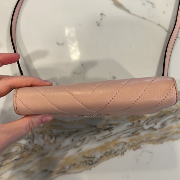 the bag Karl Lagerfeld is light pink - Picture 12 of 17